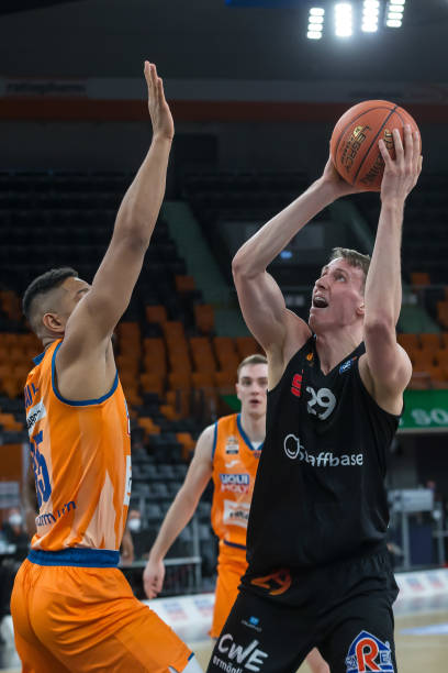 考虑出售他 考虑出售他